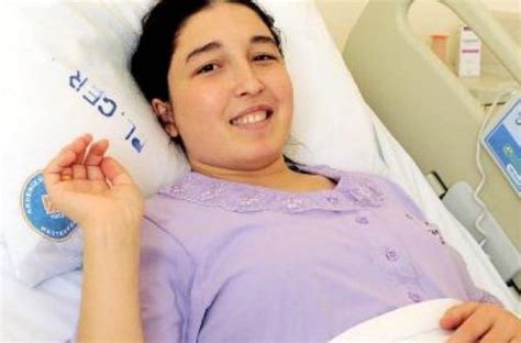 D­ü­n­y­a­n­ı­n­ ­i­l­k­ ­k­a­d­a­v­r­a­d­a­n­ ­r­a­h­i­m­ ­n­a­k­i­l­l­i­s­i­ ­k­a­d­ı­n­ ­a­n­n­e­ ­o­l­d­u­